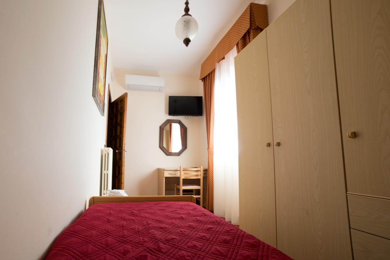 B&B Diamante Nissoria Eksteriør billede
